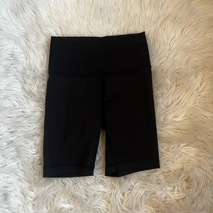 black lulu lemon biker shorts